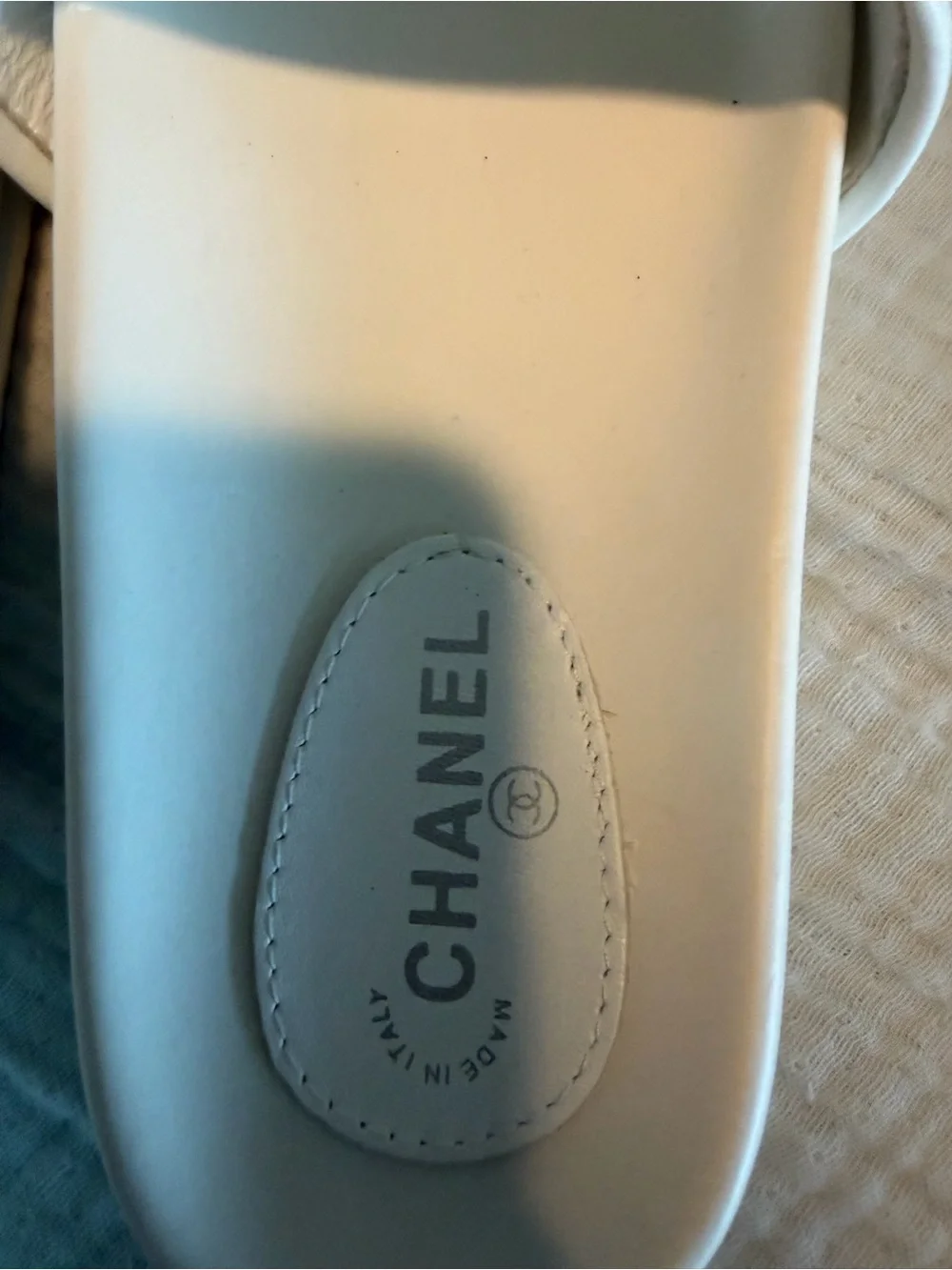 CH@NE** White Slide Sandals with Pastel Logo Letters - Picture 6 of 6
